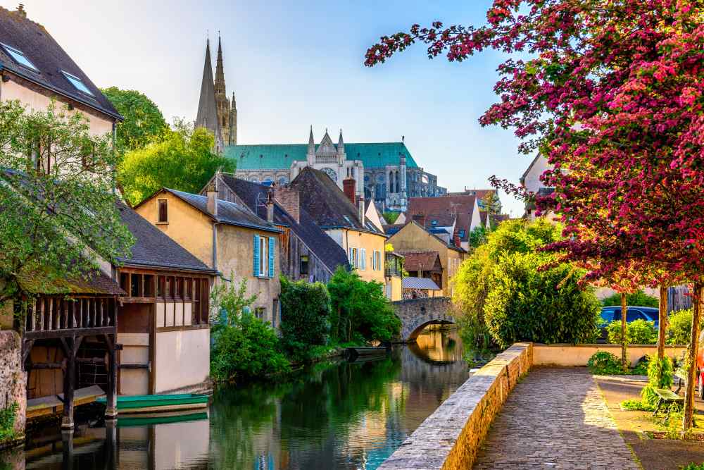 Enquête à Chartres